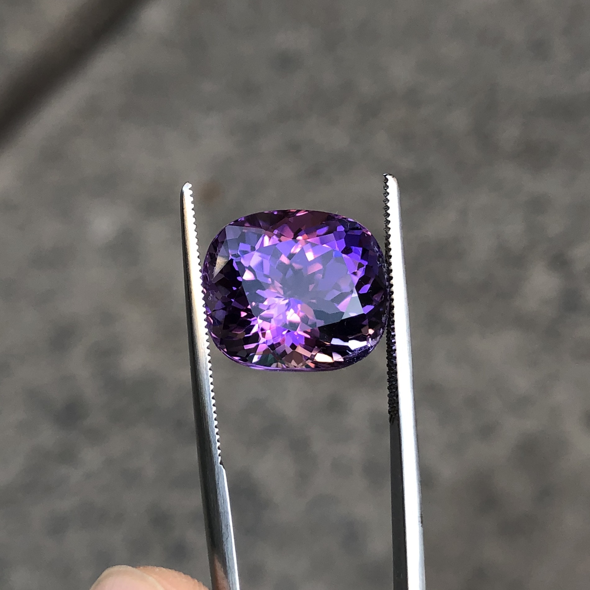 Đá Thạch anh tím Amethyst Chữ nhật màu VIP, đã kiểm định - Luxcreuni